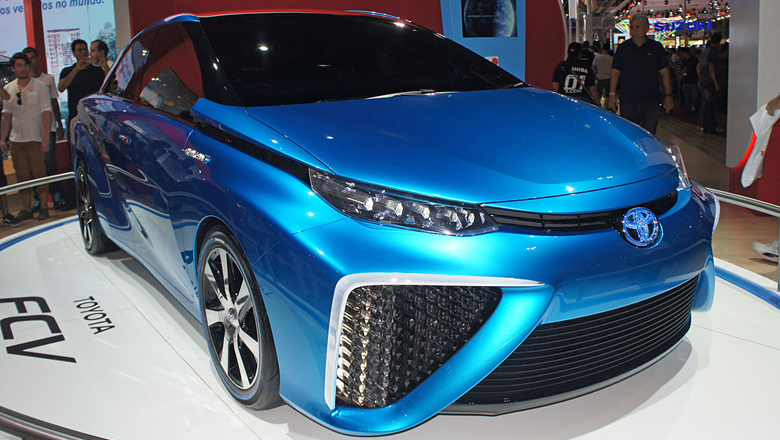 Throwback Thursday: Why Aren’t We All Driving Hydrogen Fuel Cell Cars?