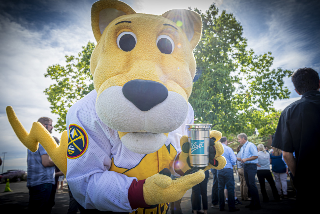 Denver Nuggets mascot shows off a new aluminum cup