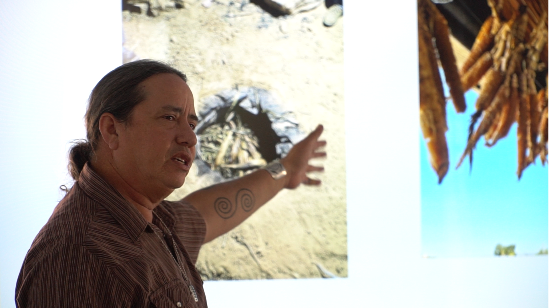 Michael Kotutwa Johnson, Ph.D., discusses traditional Hopi food production practices with Planet Forward Students.
